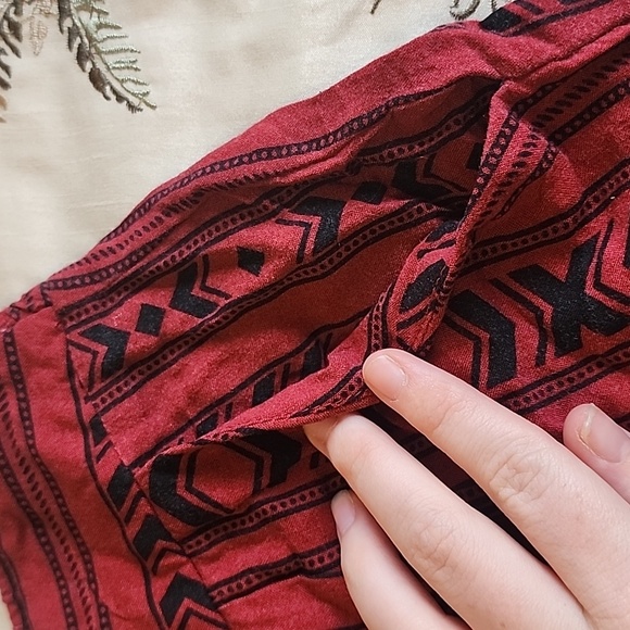 Red Aztec print pants - Picture 3 of 5